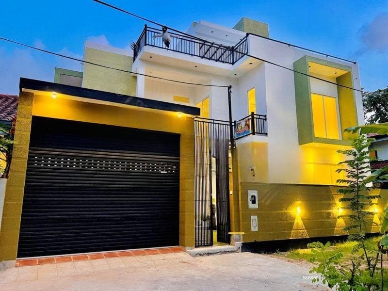 Box Modern Latest Designs Upstairs Luxury House For Sale In Negombo (Daluwakotuwa)