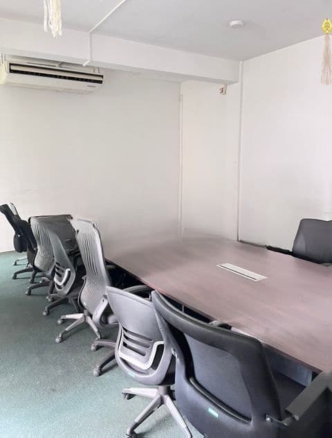 Commercial building for sale