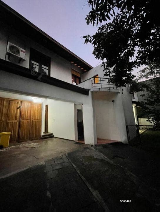 Thalawathugoda, Hokandara Road, 03 Bedroom House on 10.1 Perch Land for Sale