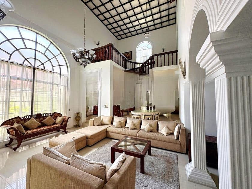 Geoffrey Bawa Style Luxury House For Sale In Colombo 04