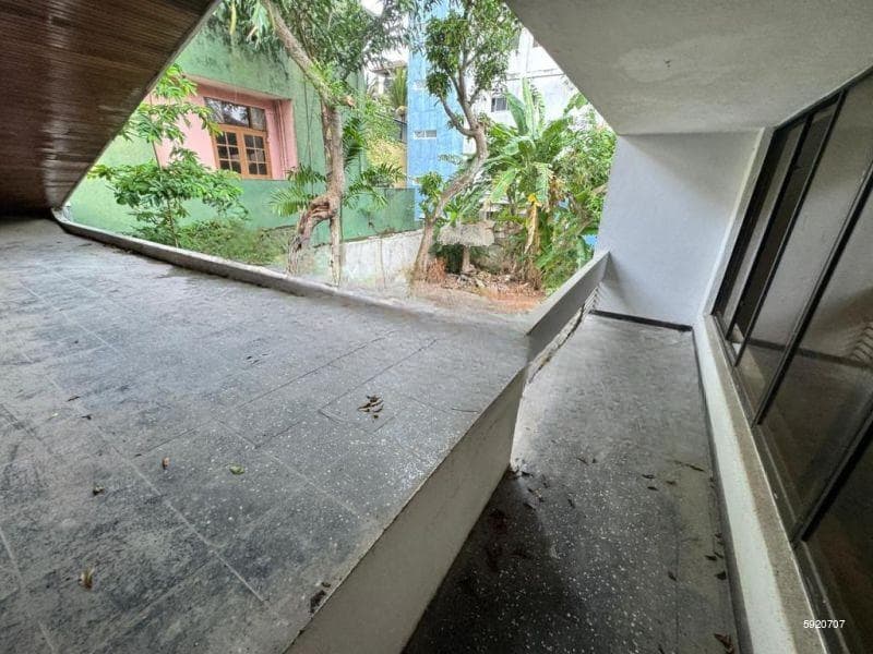 🏡 20 Perch 🌇 4000+ Sqft Prime Two-Storey House for Sale – Land Value Only | Colombo 4 | Ridgeway Place, Off Galle Road