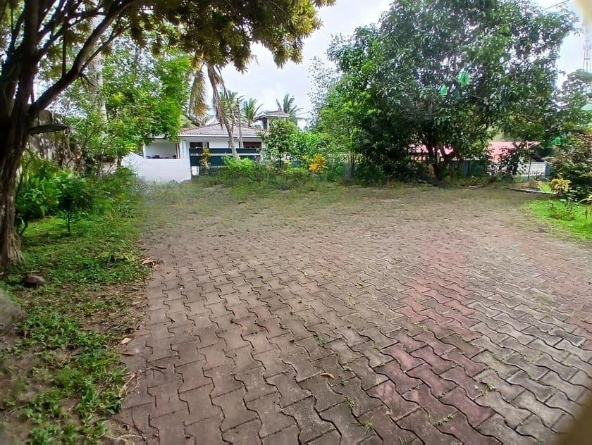 Land for sale in kadawatha