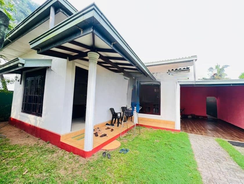 මාලබේ නගරයෙන් වටිනා නිවසක් විකිණීමට