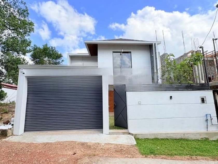 Beautiful Modern House for Sale in Athurugiriya