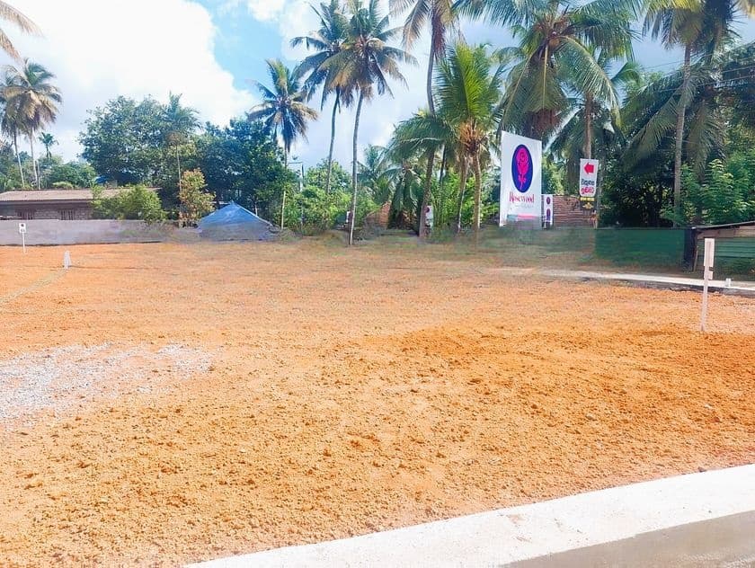 138 බස් පාරට ඇවිදින දුරින් හෝමාගම අගනා බිම් කොටස්