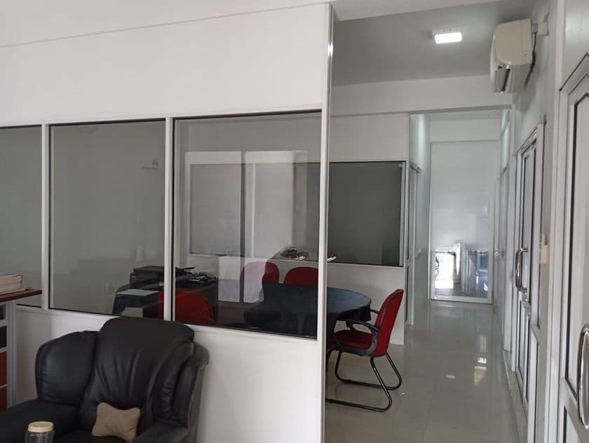 Wattala : 6,000sf Commercial building for Sale