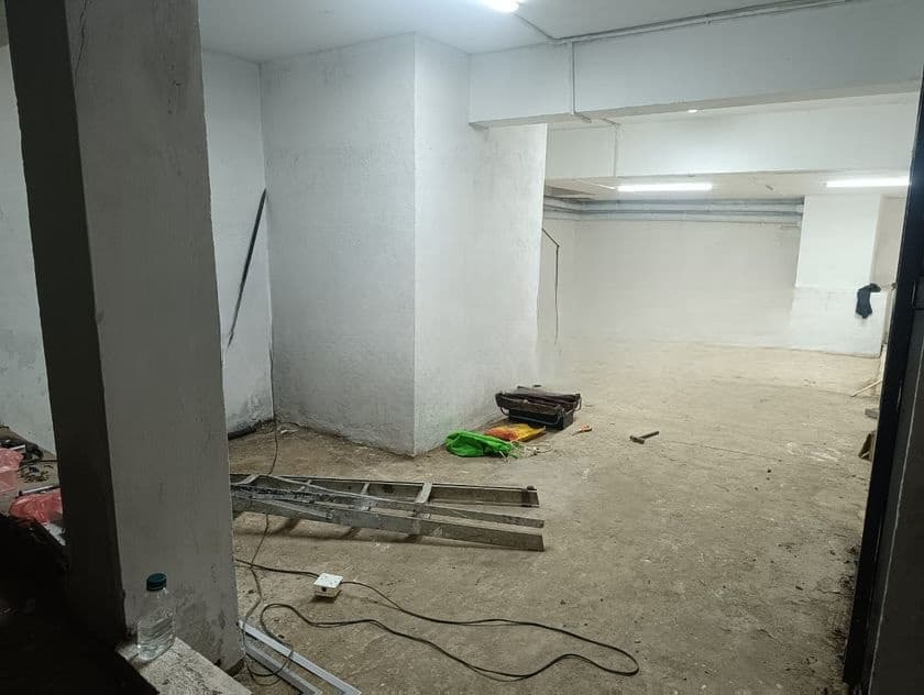 Dehiwala Facing Galle Road Basement level Shop for Rent (LEC132)