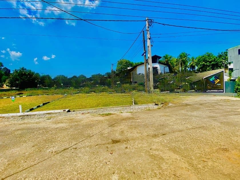 Athurugiriya town luxury plots L22