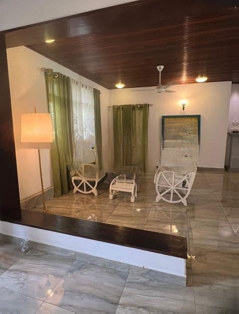 Old house with land for sale in colombo 10 Ds3838