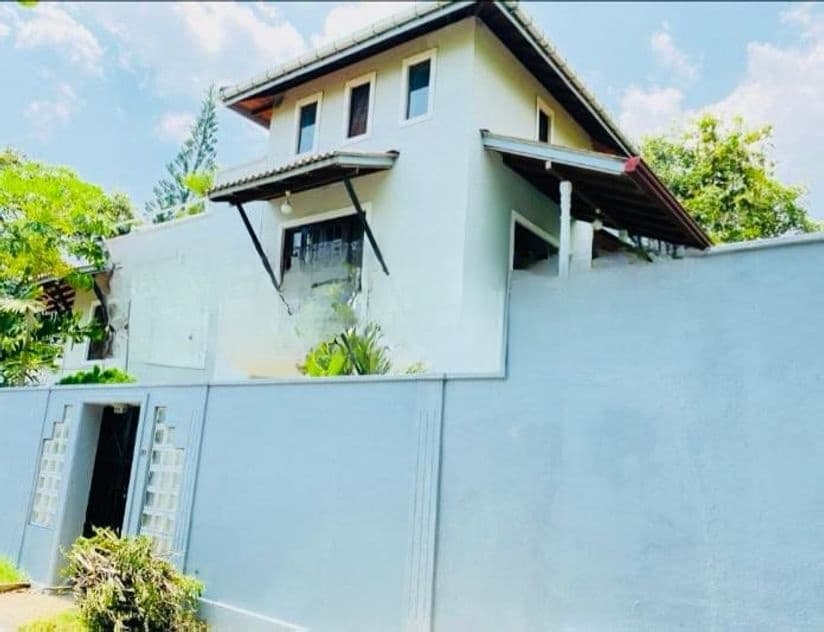 (AF662) 02 Storey House with 11.5 P Land for Sale in Ebuldeneya
