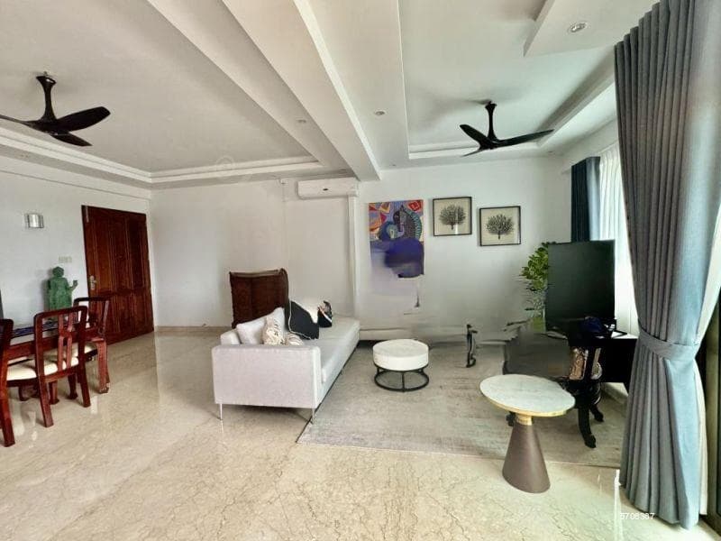 Park Street Residencies | Colombo 2 | Spacious | Beautifully Furnished | 3Bedroom | 350K
Slightly negotiable