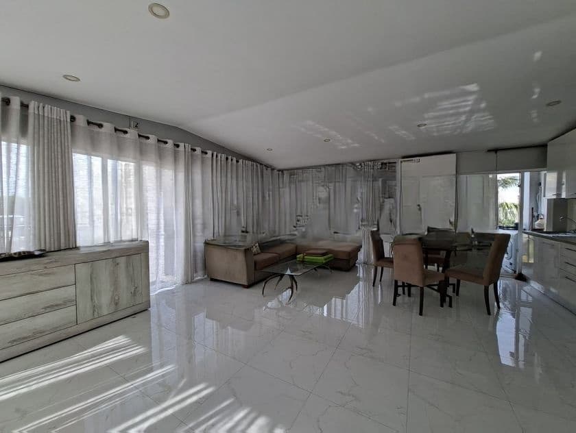 Colombo 05 02BR Apartment For Rent (NK11440)