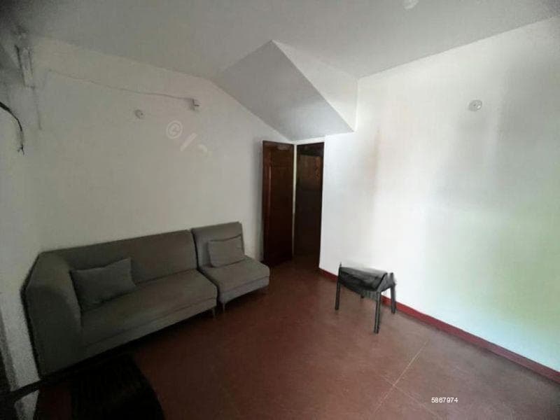 05 Bedroom Unfurnished 02 Storied House for Sale in Colombo 07 (A5670)