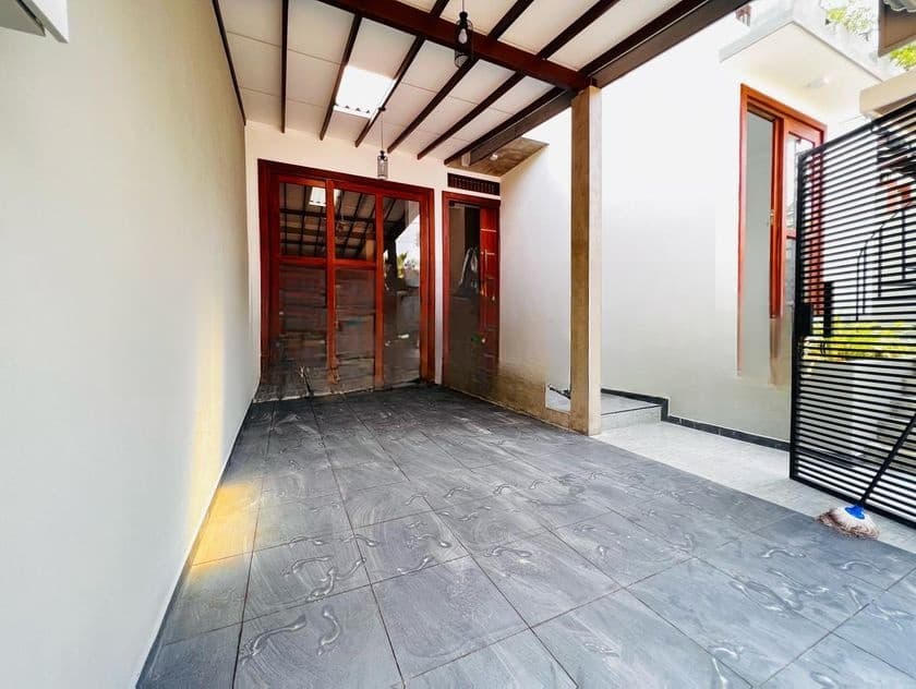 Well Build Two Storied House Sale Athurugiriya