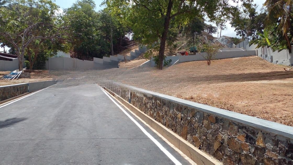 ගාල්ල කරාපිටියෙන් බිම් කොටස්