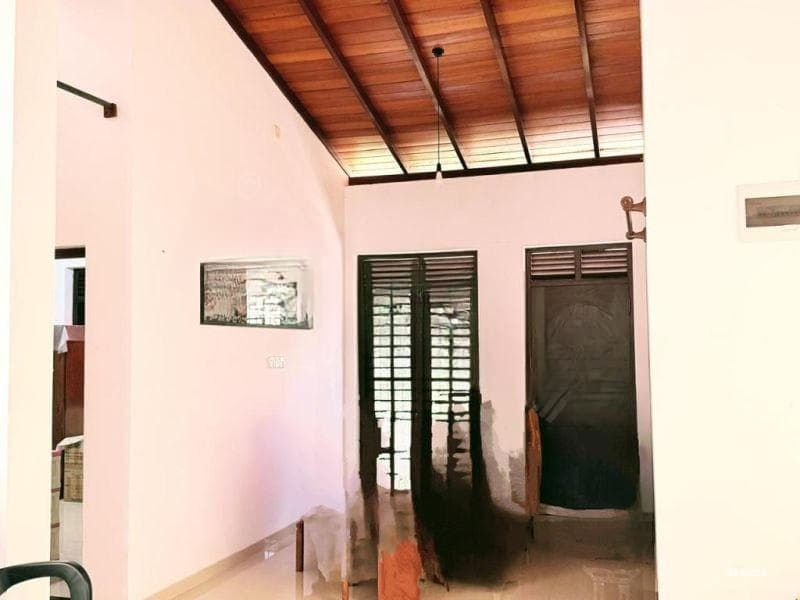 Gated Community 5 Bedroom house for sale in Nugegoda for Rs. 80 million (approximately)