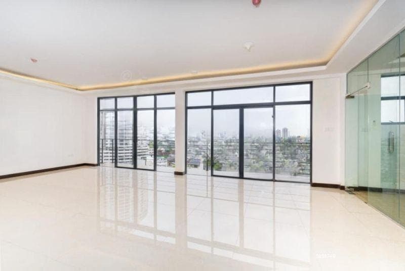 3 Bedroom Penthouse Apartment for Sale in Verge Apartment, S1815