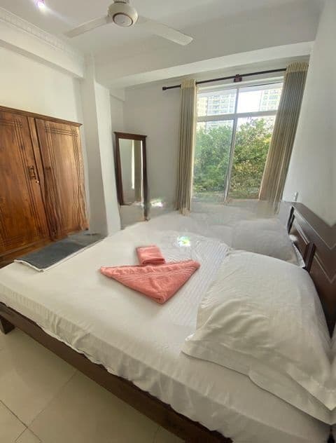 3BHK Apartment for Short-Term Rental in Colombo-05. (CSMP201)