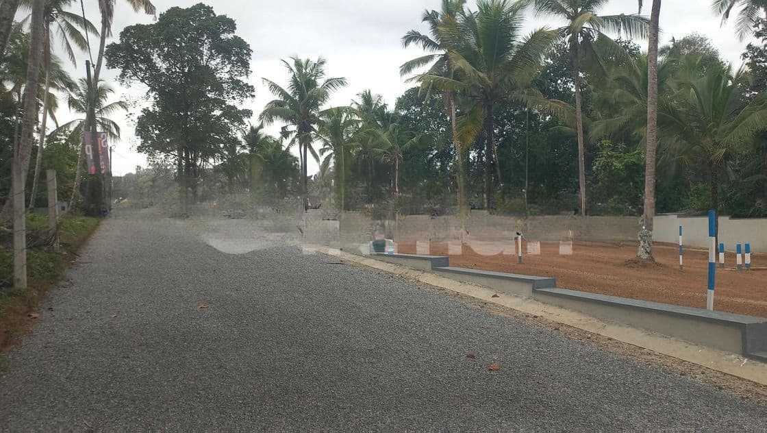 කඩවත වෑබඩ සුජිත් කැකුළාවල පාරෙන් බිම්කොටස්