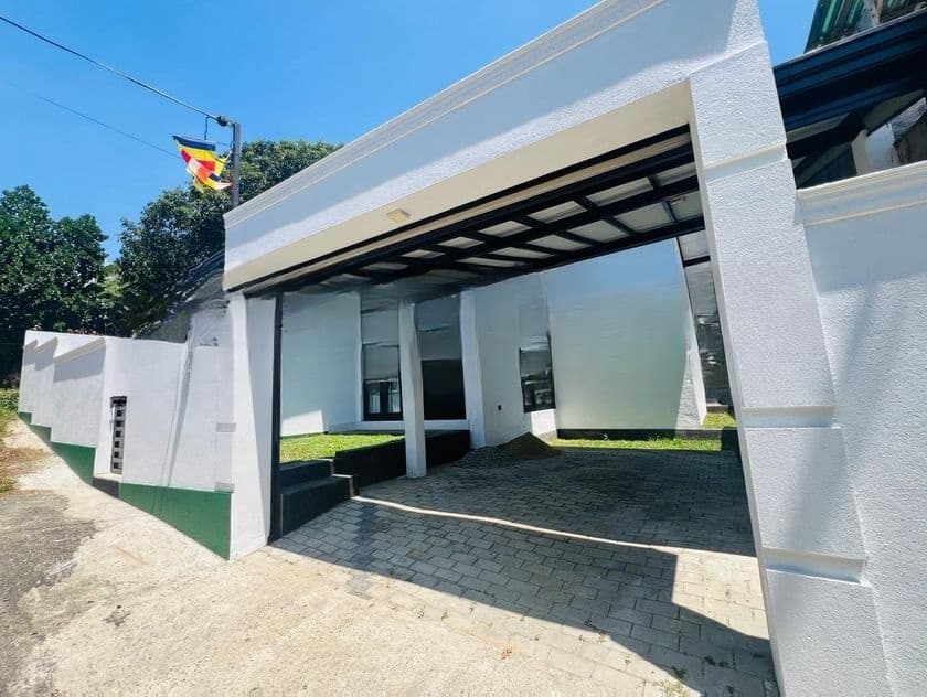 Luxury Single-Storey House for Sale – Kesbewa (Near Jaburaliya Ayurveda)