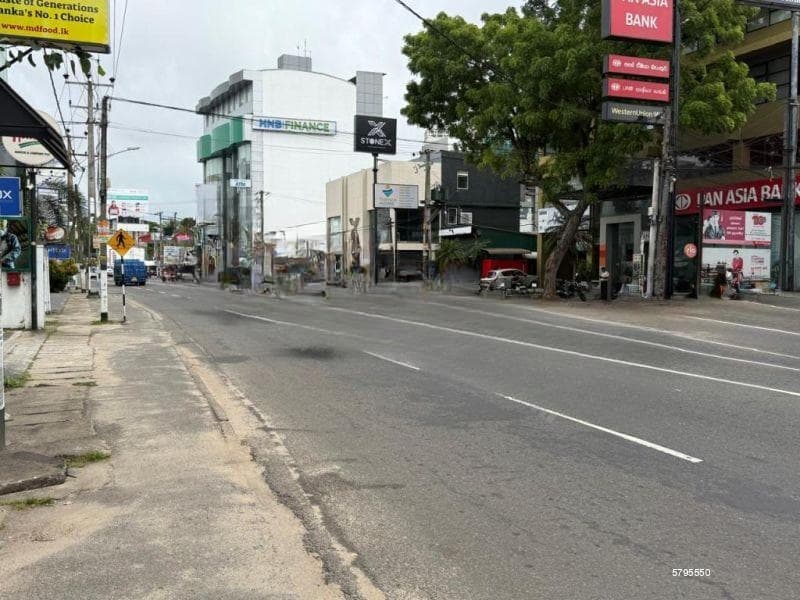 35 perches bare land for sales in Nawala Rajagiriya Road for Rs. 12 million (Per Perch)