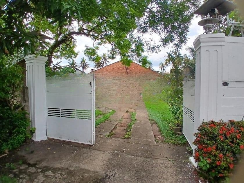 Ld45-Valuable Land for Sale in Gampaha Town