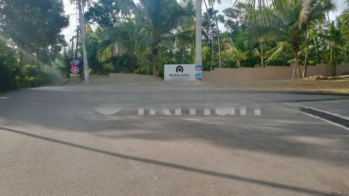 කඩවත ,ගෝනහේන වෑබඩ පාරින් ව්යාපාරික ඉඩමක්