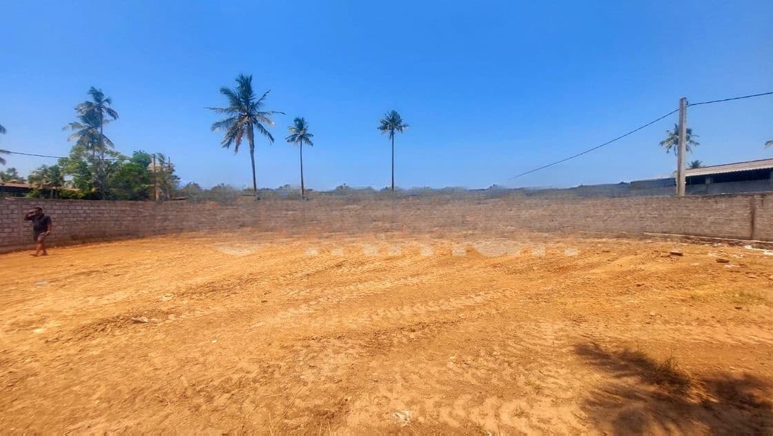 Prime Commercial Land with Warehouses for Sale – Hendala, Wattala