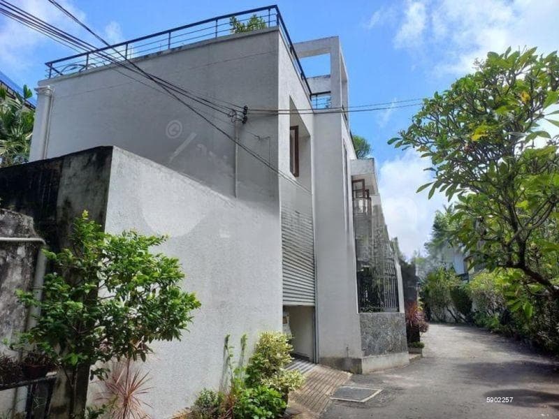 House For Sale In Nugegoda ( File No 82e)
