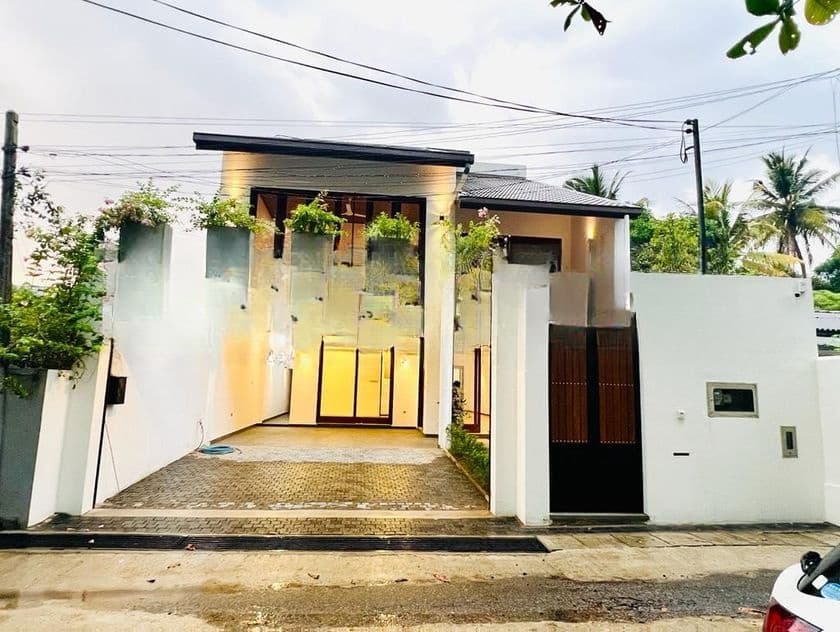Brand New Luxury 3-Storey Furnished House for Sale in Pelawatta