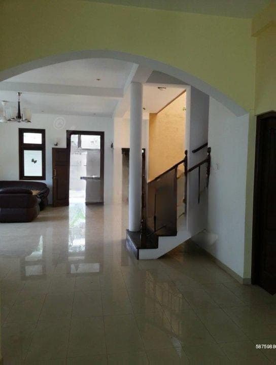 Spacious 5-Bedroom Two-Storey Residence in Malabe | SH15317
