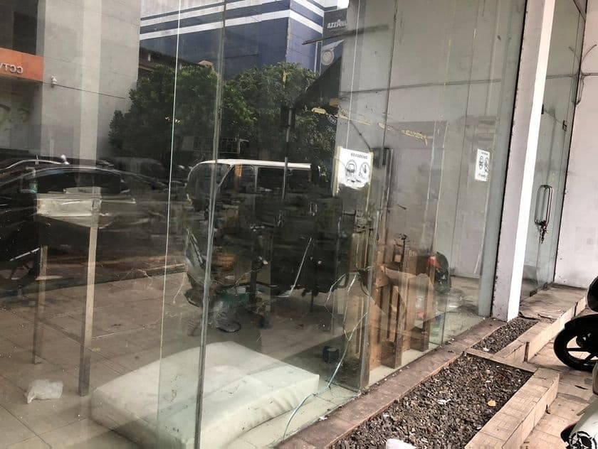 Showroom Space For Rent in Duplication Road Bambalapity Colombo.04