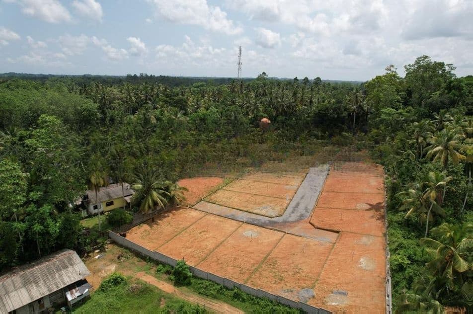 හෝමගම අගනා බිම් කොටස්