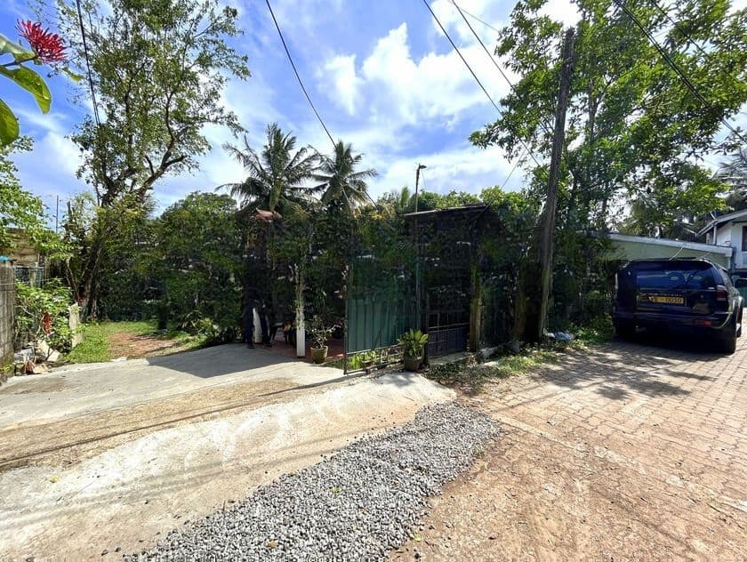 Land in Mirihana Nugegoda Galawala Rd