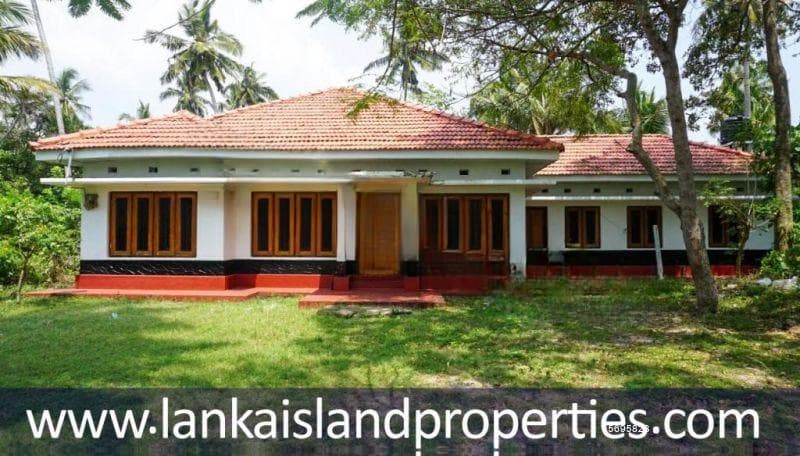 Kathaluwa deco style house with large land - LIP 183