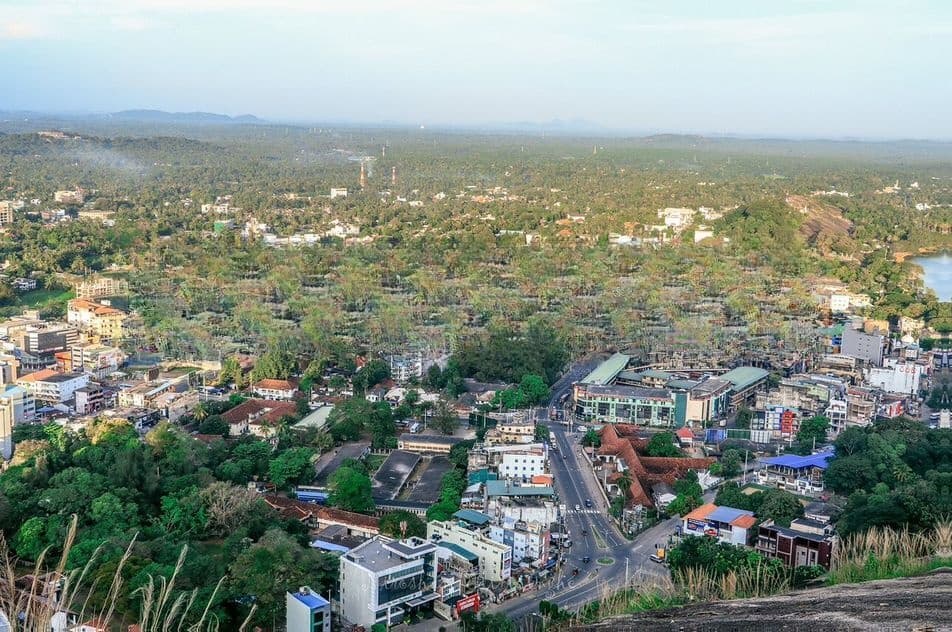 කුරුණෑගල අගනා ඉඩමක් විකිණීමට