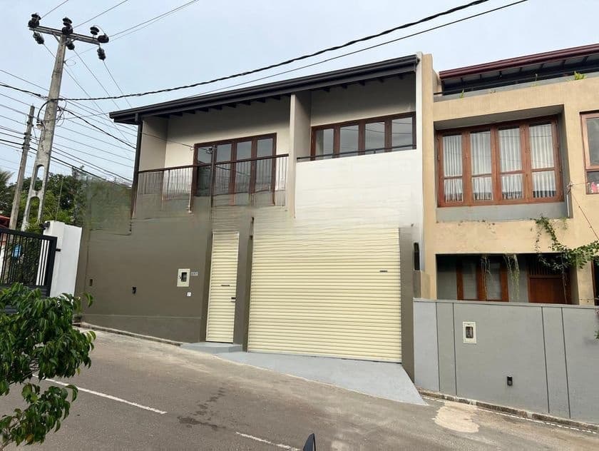 A BRAND NEW TWO STORY LUXURY HOUSE In KOTTAWA