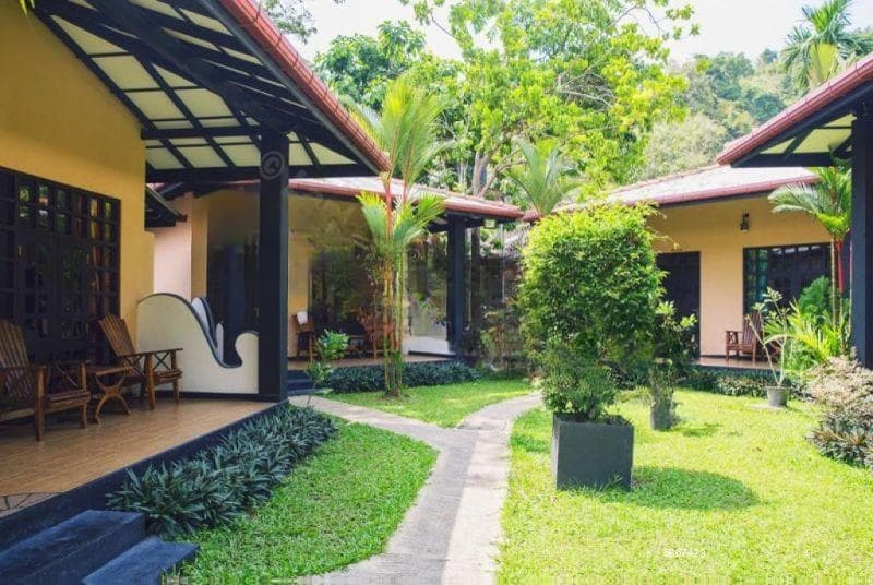 189 Perches Land with a Beautiful Luxury Villa for Sale in Unawatuna