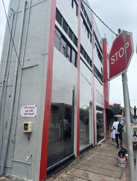 (AF876) 03 Storey Commercial Building for Sale at Moratuwa