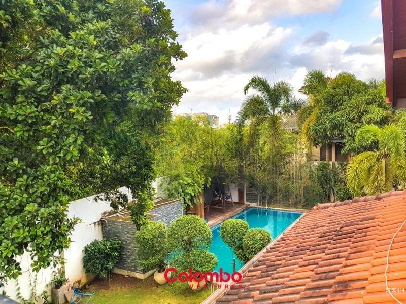 5 bedroom Luxury House with POOL & Full Solar Power for SALE – Pelawatte, Battaramulla