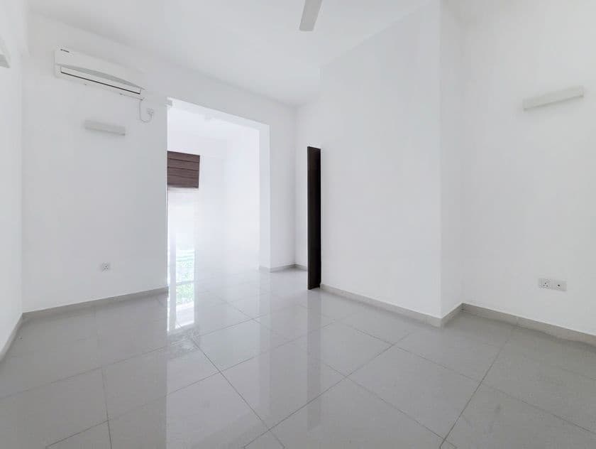 Spacious 3-Bedroom Unfurnished Apartment for Rent in Rajagiriya