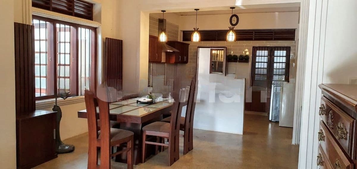 Mount Lavinia, Semi Furnished, Large House For Rent (MG1350)