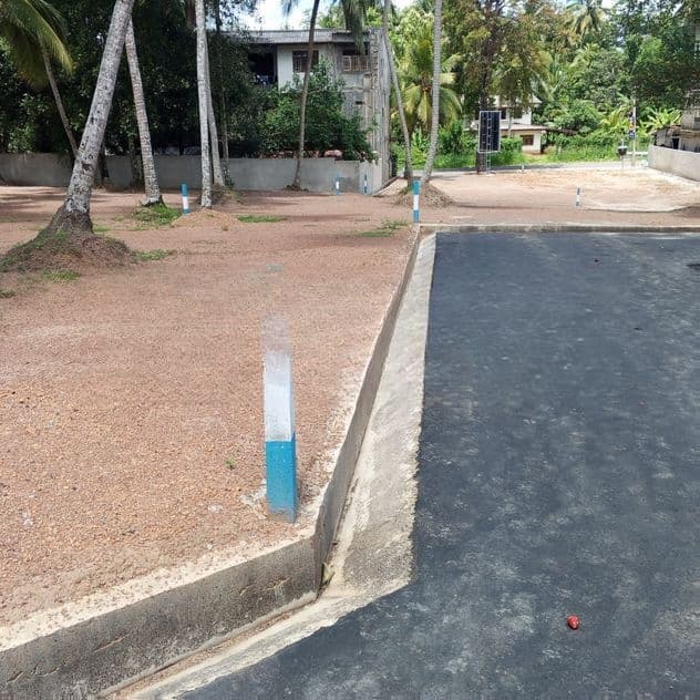 නිට්ටබුව කටුනායක ගුවන් තොටුපොළ පාරේන් වටිනා බිම් කොටස් විකිණීමට