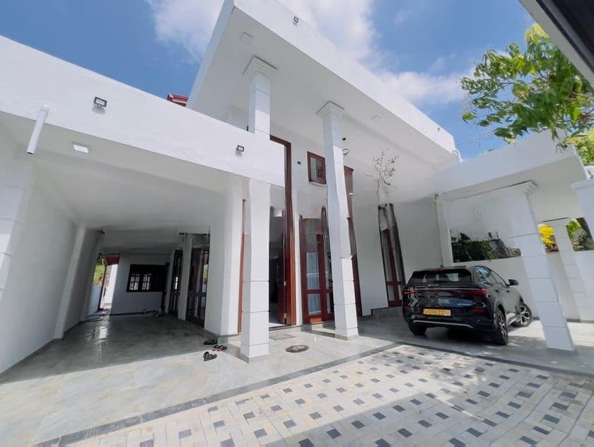 Architecture Designed Luxury House In Battaramulla