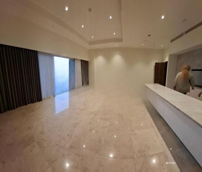 Grand apartment at Prime grand for rent with a 180 degree stunning view.