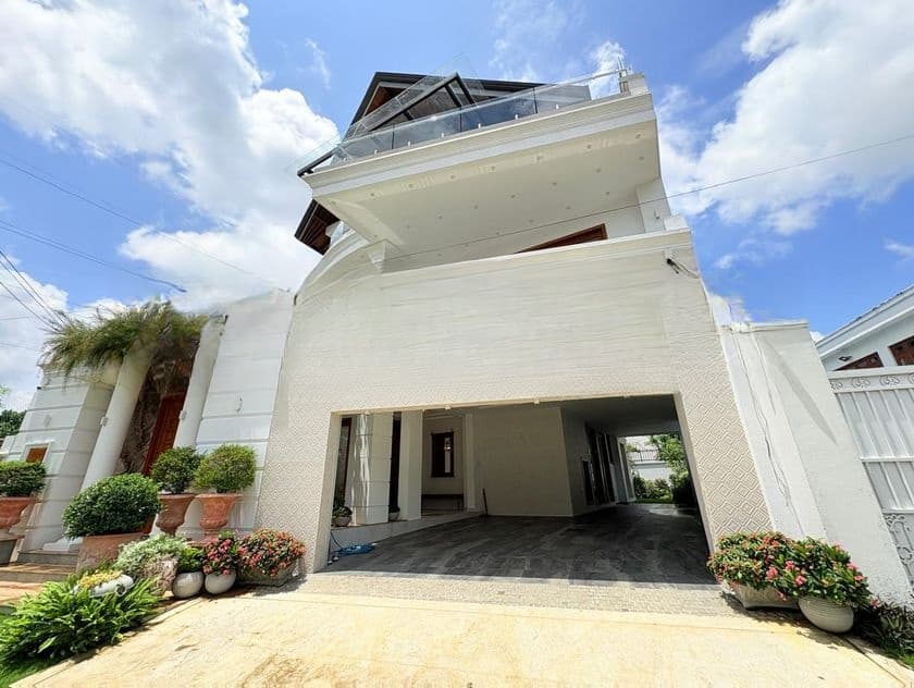 Brand New House For Sale in Battaramulla