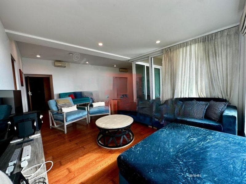 Private balcony - Fully furnished - Convenient location - Available September