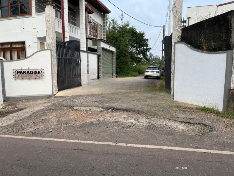 Land for Sale in Thunandahena Road - Malabe | 8 Perches - LKR 1.05 Million Per Perch