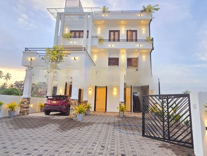 8 Bedrooms Brand New Luxury House for Sale in Negombo