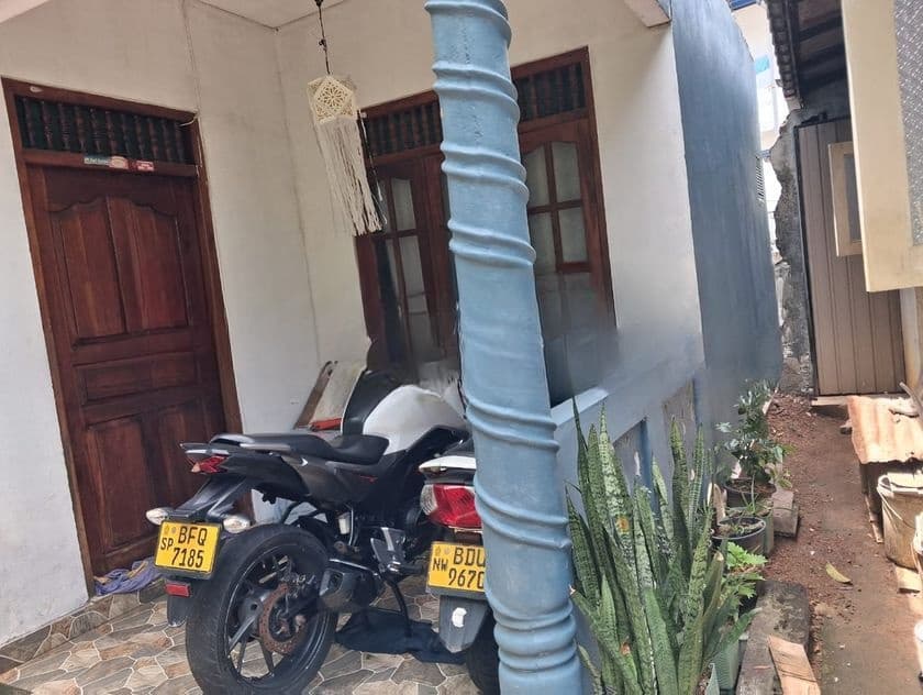 Dehiwala Attidiya Road 2 Bed Rooms House For Sale